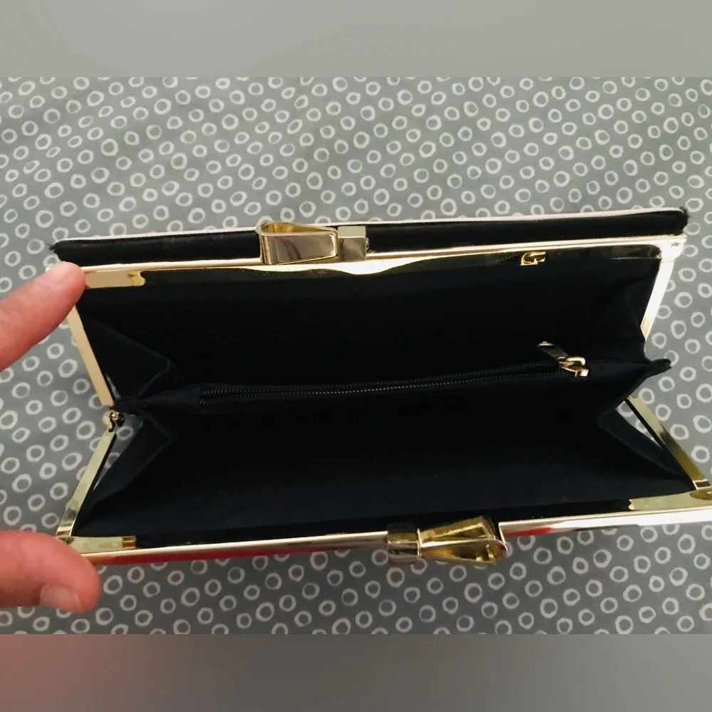 Wallet - Picture 3 of 8
